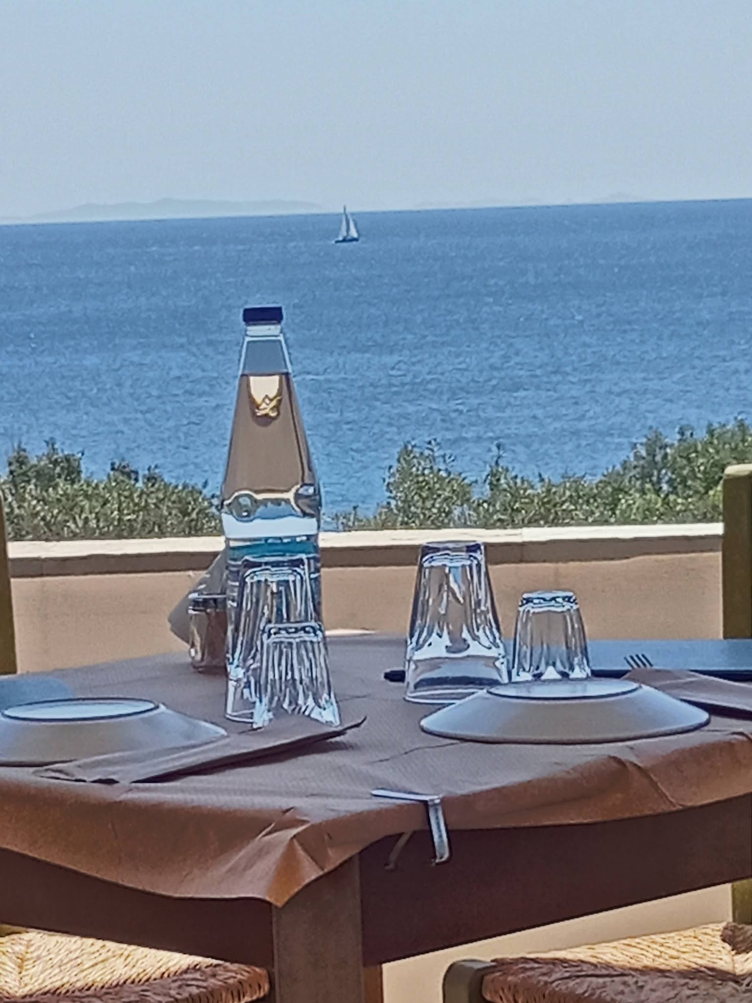 Θέα από το μπαλκόνι μας (2).